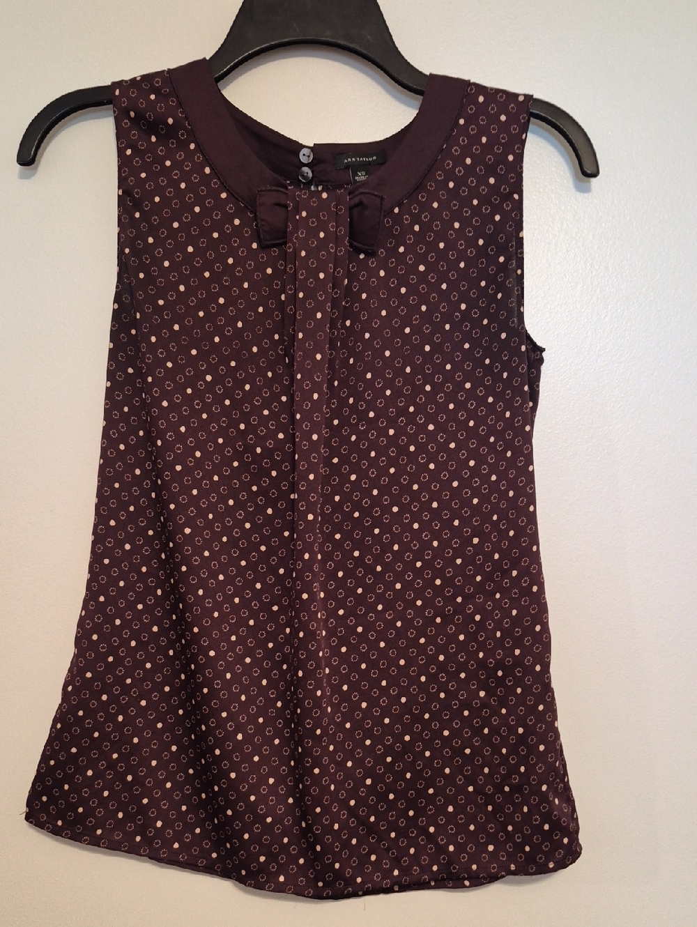Ann Taylor Dark Burgundy White Dot Sleeveless Shell Top Sz XS